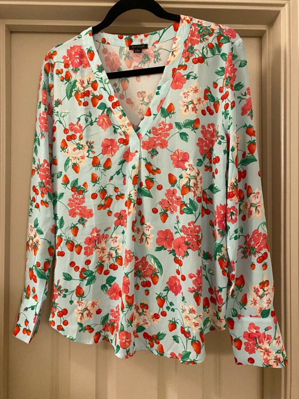 Ann Taylor Mint Floral & Coral Strawberry V-Neck Blouse
